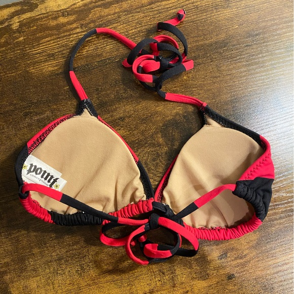 Point conception bikini black & raspberry
Top used once new bottoms never used - Picture 8 of 11
